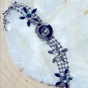 Ball chain flower rhinestone toggle snap bracelet
